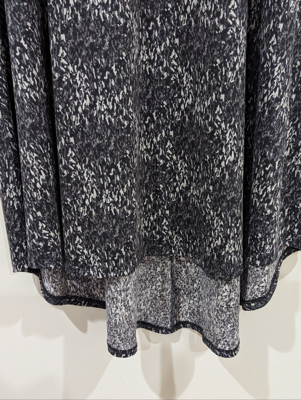 LuLaRoe Black and White Speckle Print Hi-Low Dress - Picture 3 of 3
